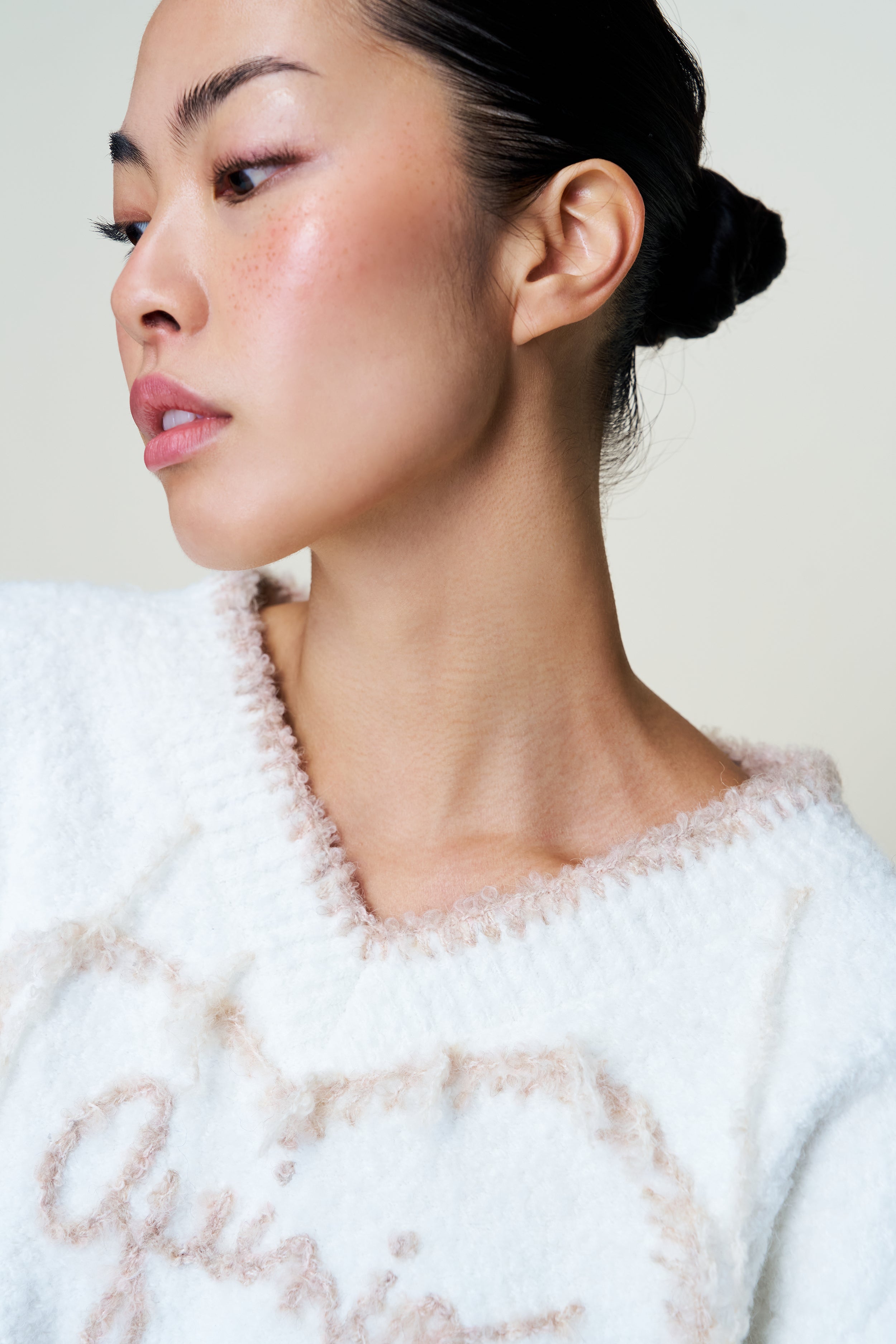 GUIZIO HEART WOOL SWEATER IN WHITE