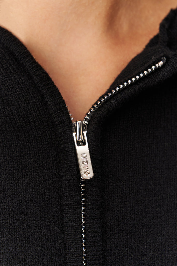 CYNDI ZIP HOODIE IN BLACK
