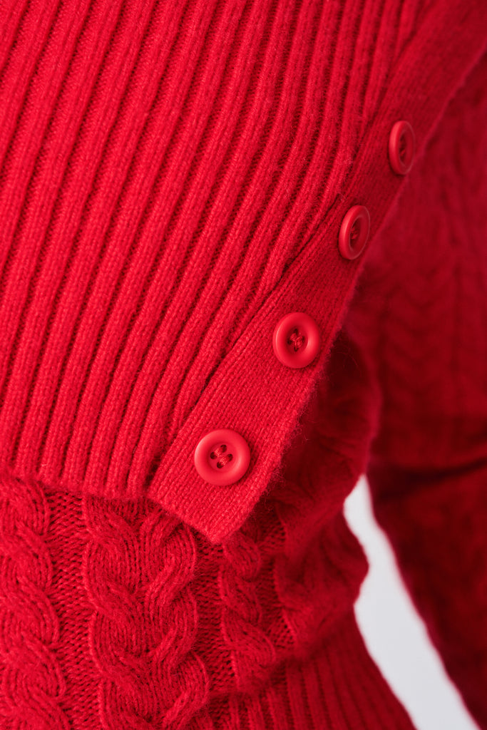 LURETTA SWEATER IN RED LOVE 