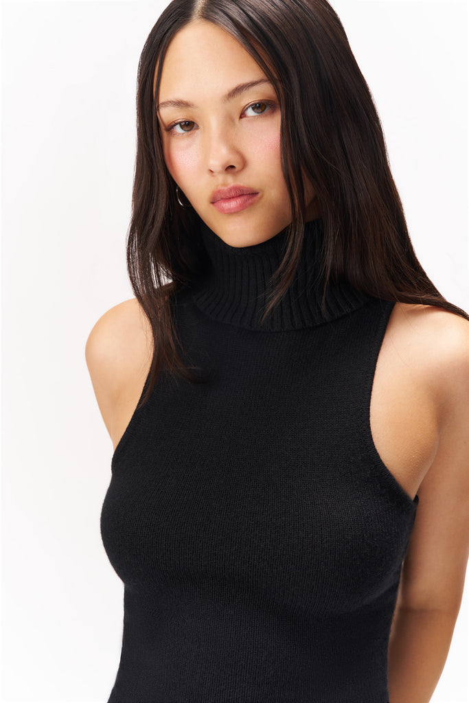 Hana Sleeveless Turtleneck Top in Black
