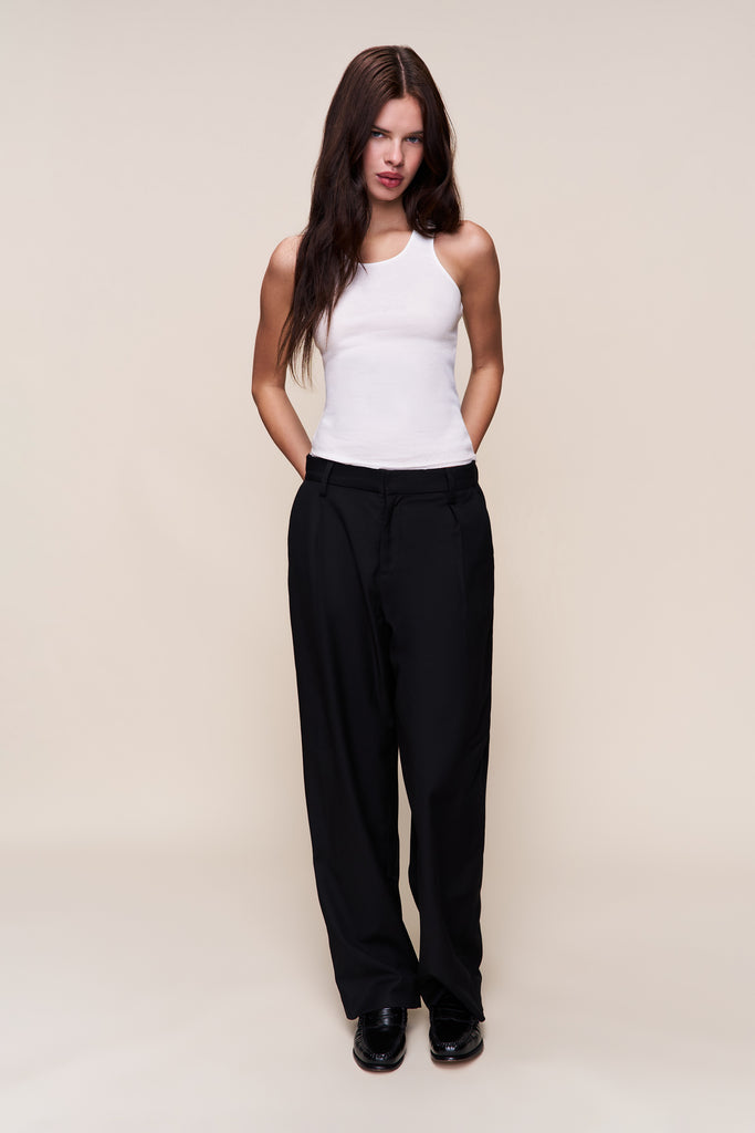 Leo Mid Rise Straight Pant in Black