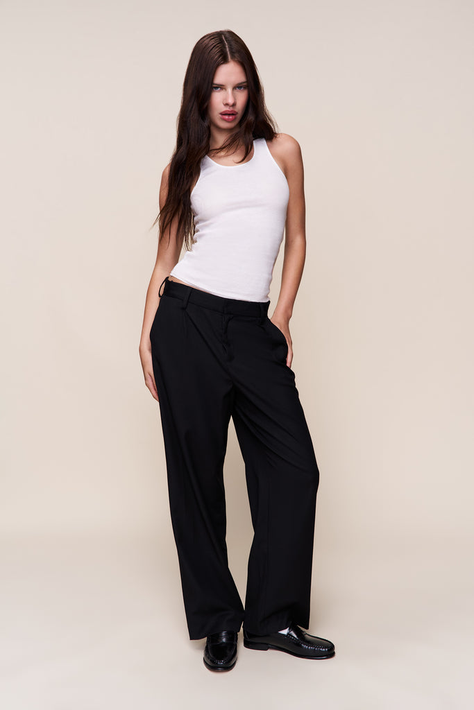 Leo Mid Rise Straight Pant in Black