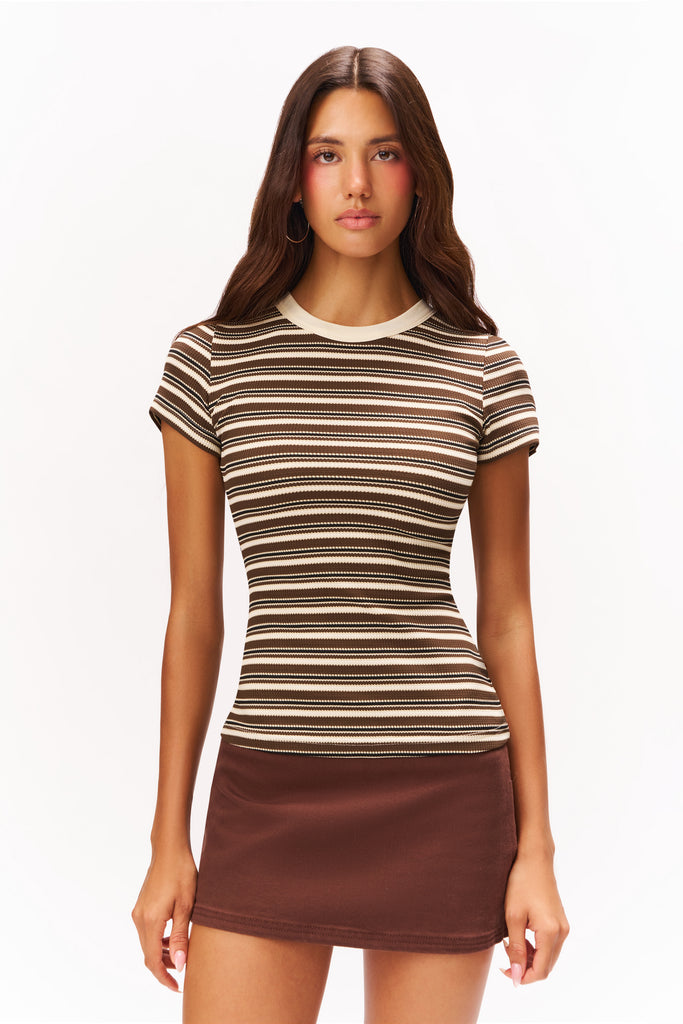CREW CAP SLEEVE TEE IN BROWN COMBO