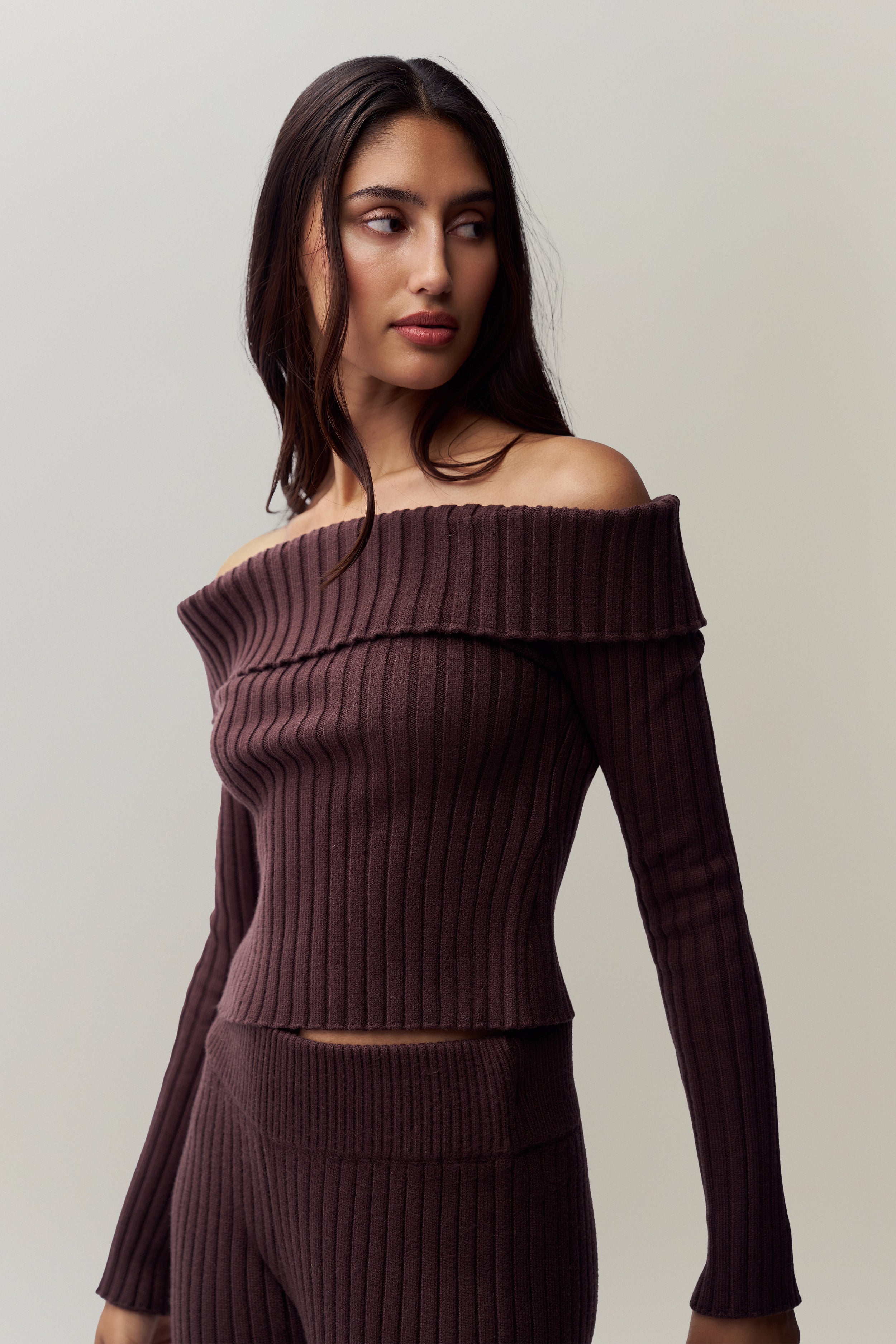 Thalia Off Shoulder Sweater in Chocolate